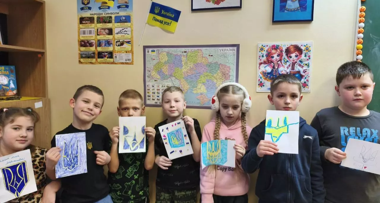 Урок до Дня Державного Герба України провели учні 2 класу